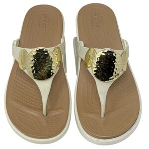 Crocs Women Sarah Dual Comfort Hammered Medallion Thong Flip Flop Sandals Sz. 11